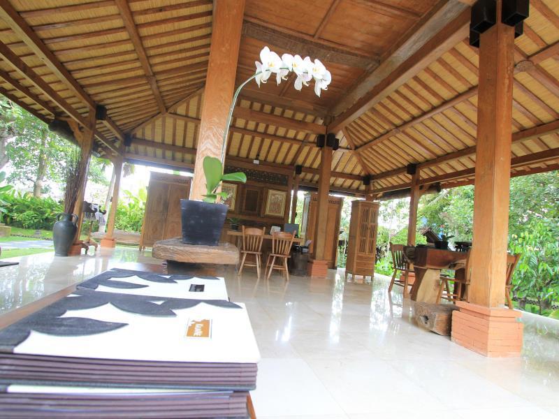 Kajane Yangloni At Bali Ubud