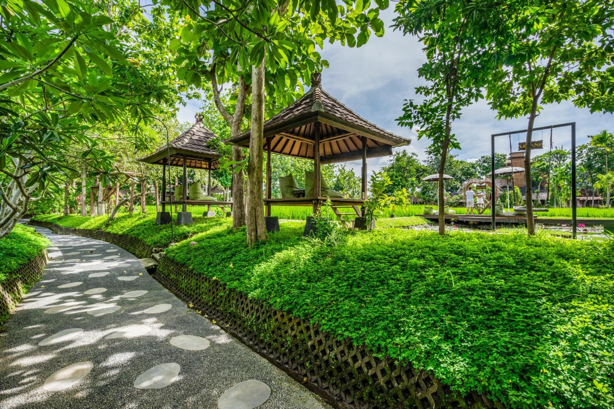 Kajane Yangloni At Bali Vakantiepark